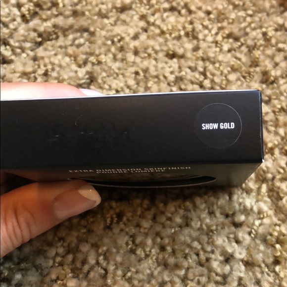 NWB Mac Highlighter Show Gold - Picture 2 of 3